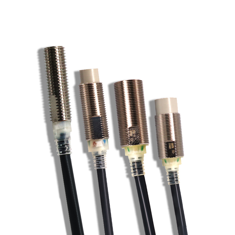 OMRON 欧姆龙 接近传感器 E2E-X8MD2-Z. 2M