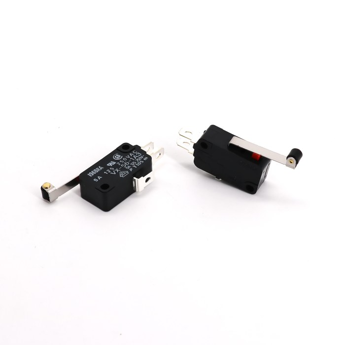 OMRON 欧姆龙 小型微动开关 VX-014-1A3