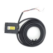 OMRON 欧姆龙 智能传感器内置放大器型激光传感器 ZX1-LD600A61 5M